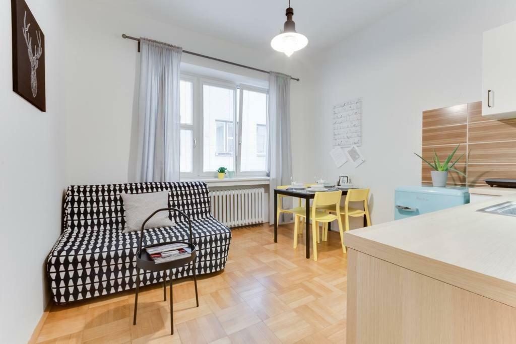 Apartment Alex Praag Buitenkant foto