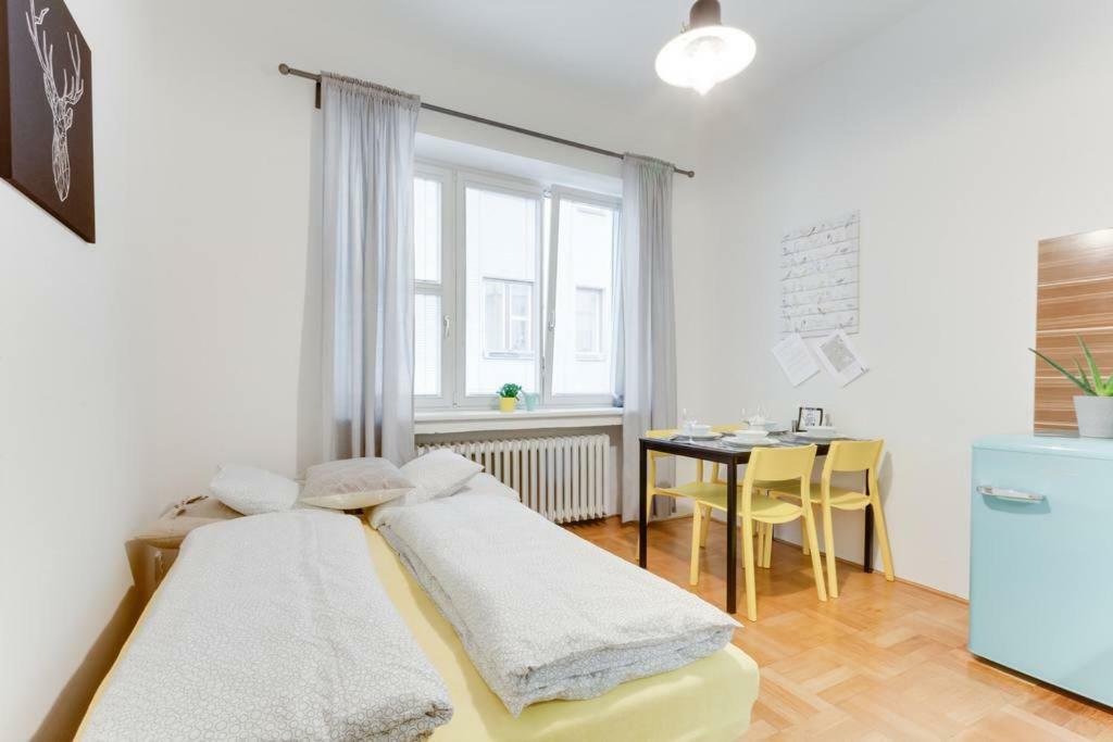 Apartment Alex Praag Buitenkant foto